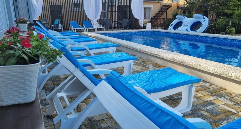 Rayskiy Ugolok Hotel, 佩列瑟普 — 照片 1