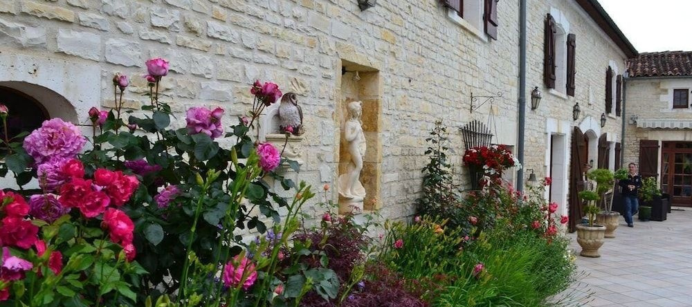 La Fontaine Des Arts, Мансл — фото 1