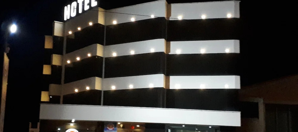 Hotel Paradise, 伊皮亚莱斯 — 照片 1