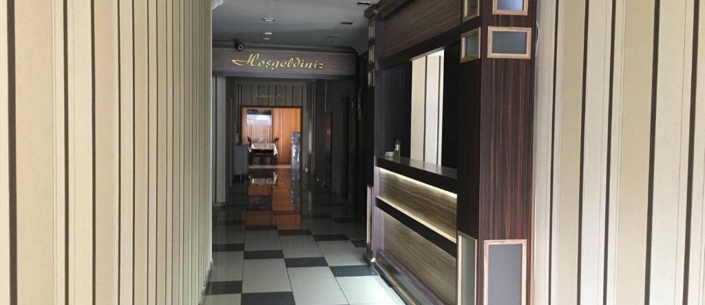 Hotel Berli̇n, 埃尔津詹 — 照片 1