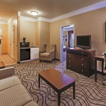 La Quinta Inn & Suites by Wyndham Angleton, Angleton — photo 3