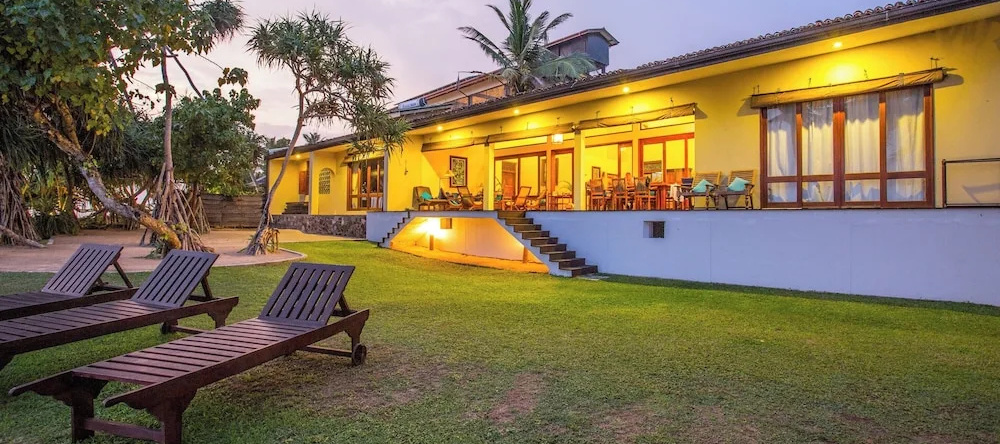 South Point Villa - Whole Villa (Sleeps 6), 卡塔卢瓦 — 照片 1