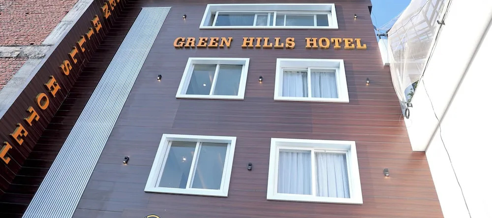 Green Hills Hotel, 皮托拉加尔 — 照片 1
