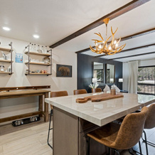 Luxurious 2 Bedroom Base Camp Condo - Steps from Kirkwood Village 2 Condo by RedAwning, 柯克伍德 — 照片 5