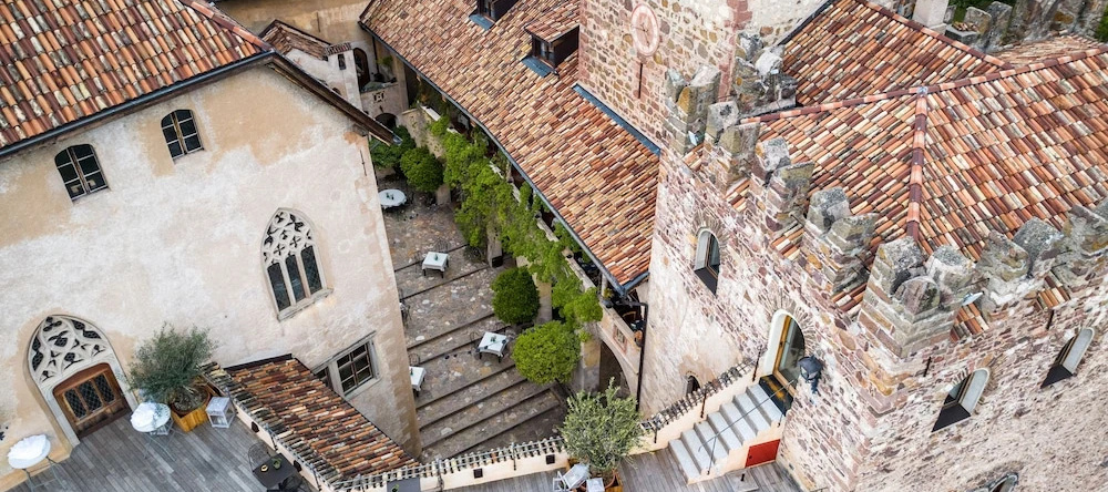 Schloss Freudenstein, 阿皮亚诺苏拉斯特拉达德尔维诺(葡萄酒之路上的埃潘) — 照片 1