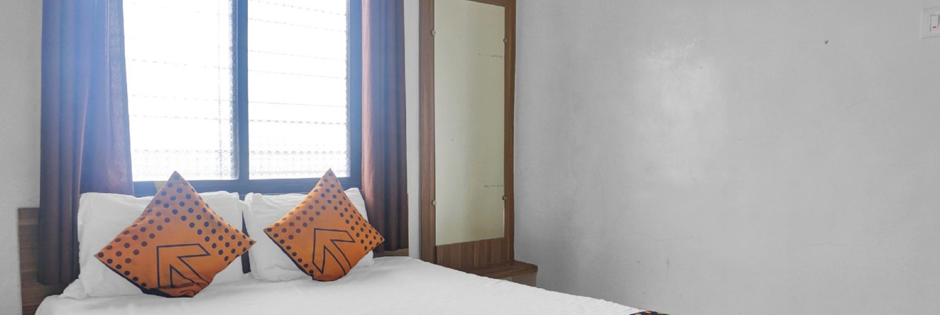 SPOT ON 82638 Purandar Lodge, Sasvad — photo 1