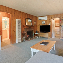 Mirror Pond 2 Bedroom Bungalow by RedAwning, Bend — photo 5