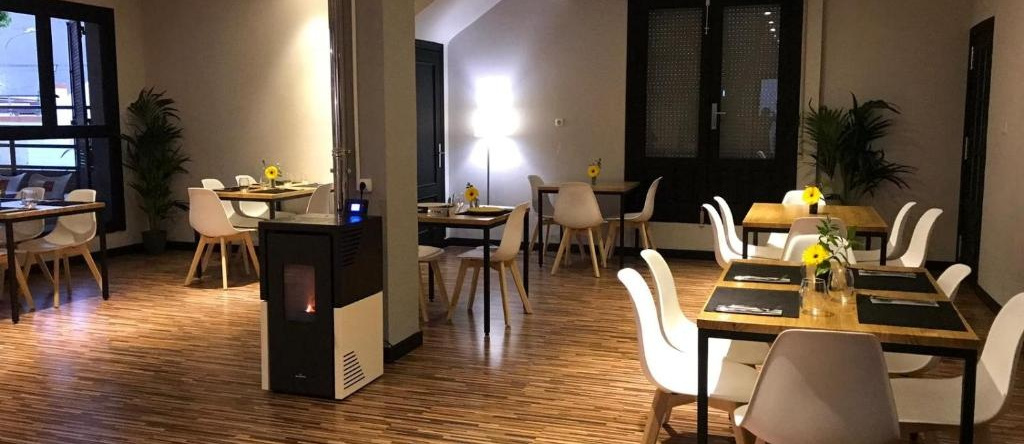 Aderezo Hostal Restaurante, Ла-Сарса — фото 1