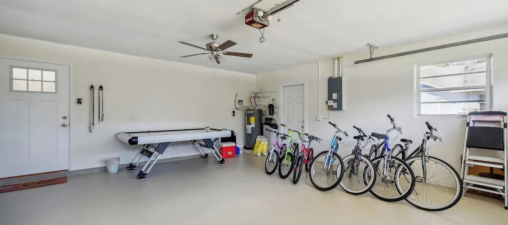 Bikes, Yard & Fire Pit At Upscale Lecanto Home!, Хомосасса-Спрингс — фото 1