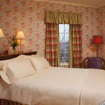 Dug Road Inn, Decorah — photo 4