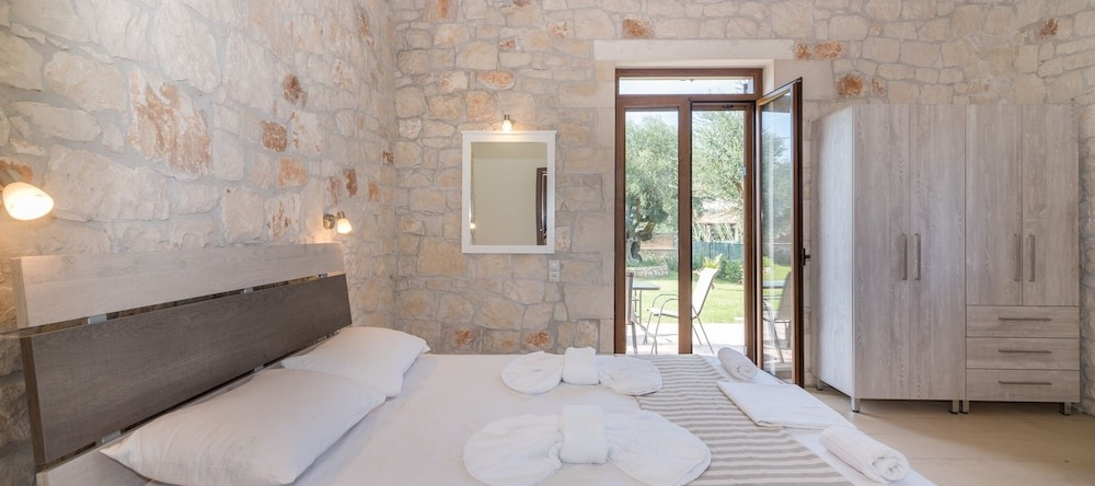 Green Stone Villas - Elegant Apartment, Закинф — фото 1