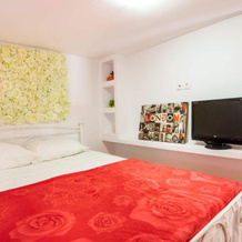 Maria House, Menetes — photo 2
