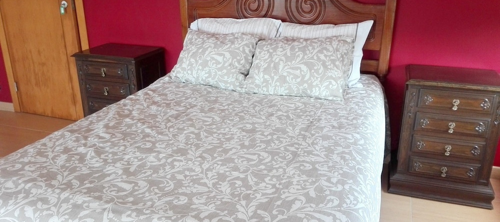 House With 3 Bedrooms in Cossourado, With Wonderful Mountain View, Enclosed Garden and Wifi Near the Beach, 帕雷迪什-迪科拉 — 照片 1