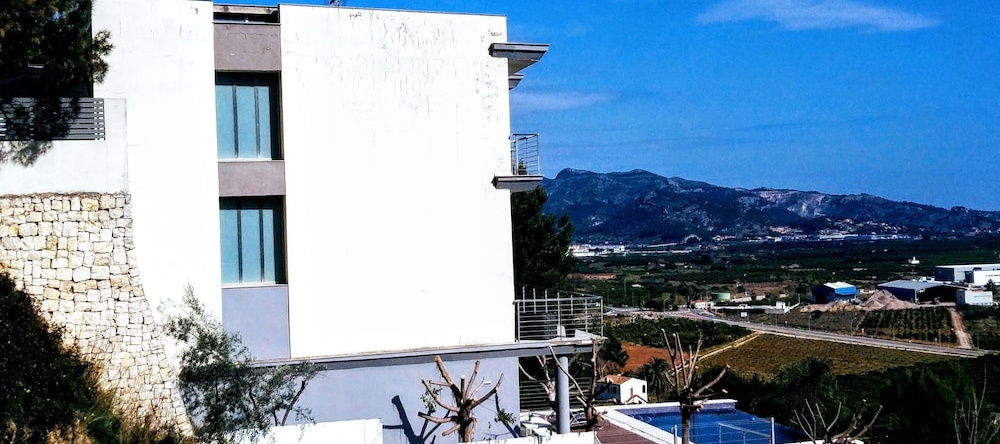 Villa Monte Corona, Ador — photo 1