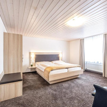 Hotel zum goldenen Kreuz, 弗劳恩费尔德 — 照片 3