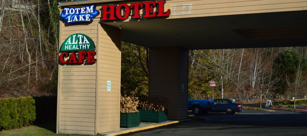 Totem Lake Hotel, Kirkland — photo 1