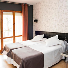 Hostal Joaquín Costa Un Punto Chic, Huesca — photo 4