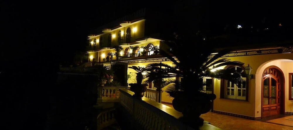 Grand Hotel Ristorante Le Galassie, Леттере — фото 1