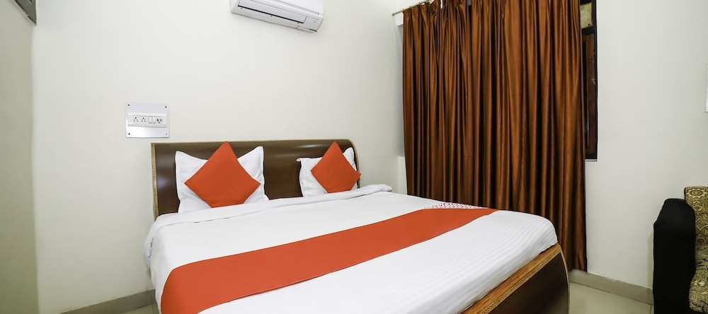 Hotel Regency, Orai — photo 1