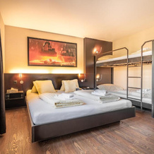 feRUS Hotel, 埃门布吕克 — 照片 4