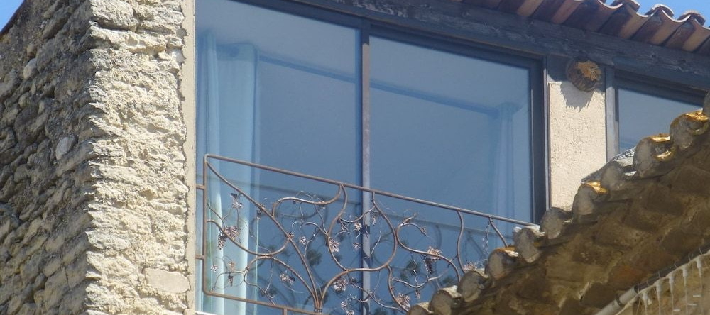 Hotel Le Vieux Bistrot, 卡布里耶达维尼翁 — 照片 1
