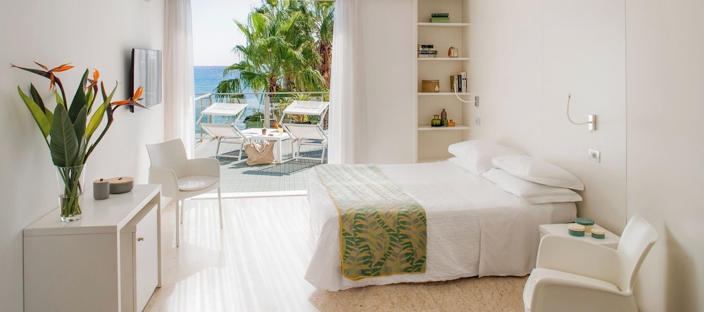 Hotel Caravelle Thalasso & Wellness, 迪亚诺马里纳 — 照片 1