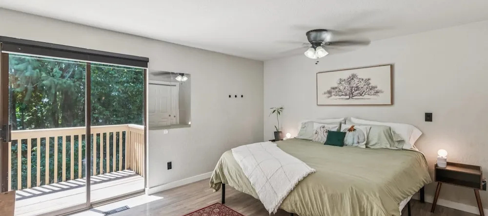 Modern Forest Escape Near Hikes & Lake 6 Bedroom Home, 莱克史蒂文斯 — 照片 1