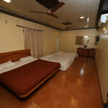 Gujarat Bhavan Hotel, Matheran — photo 4