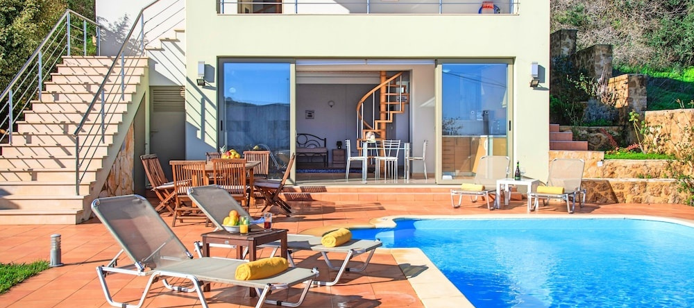 Secret Escape Villa With Heated Pool, 卡米西亚纳 — 照片 1
