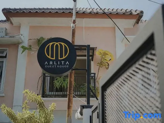 Arlita Guesthouse, Cianjur — photo 1