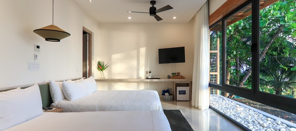 Luxury Beachfront Villa with private pool at Nantipa, 圣特雷莎 — 照片 1