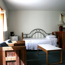 Chestnut Grove Resort, Henryville — photo 4