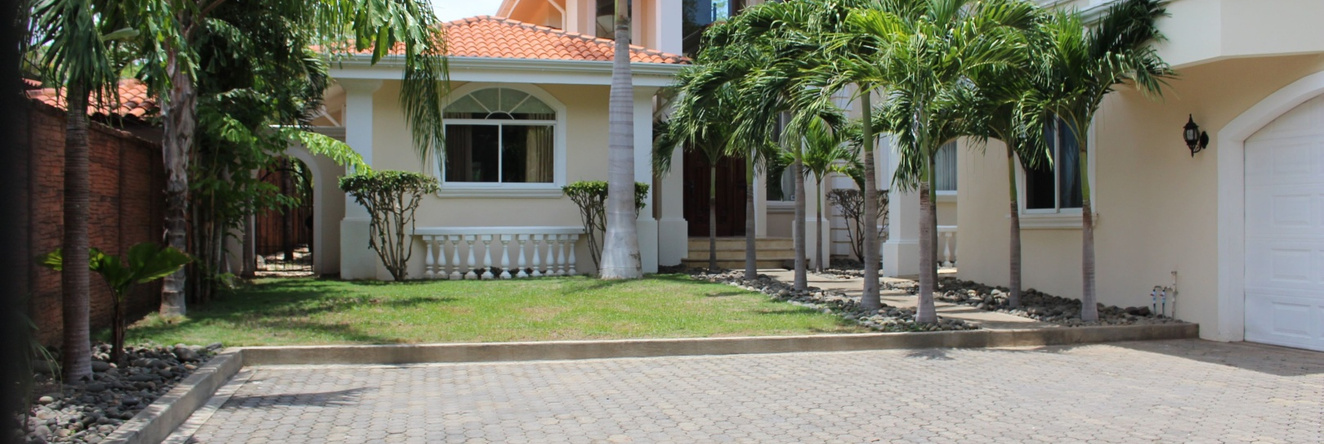 Beachfront Houses for Rent, 大普拉亚 — 照片 1