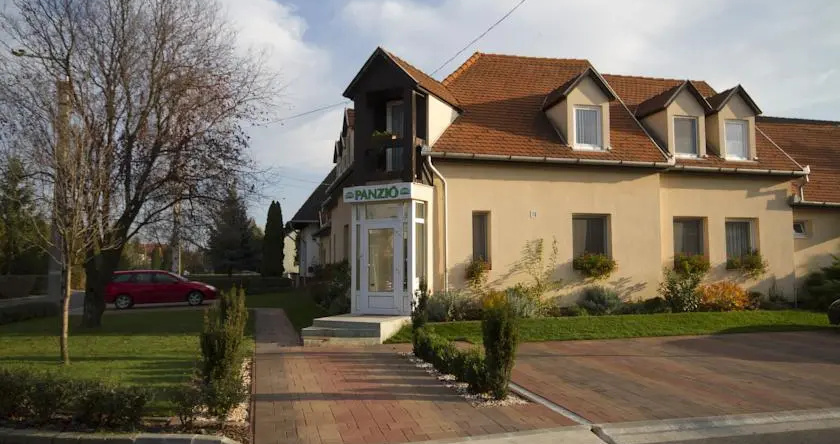 Garden Panzió, 蒂萨新城 — 照片 1