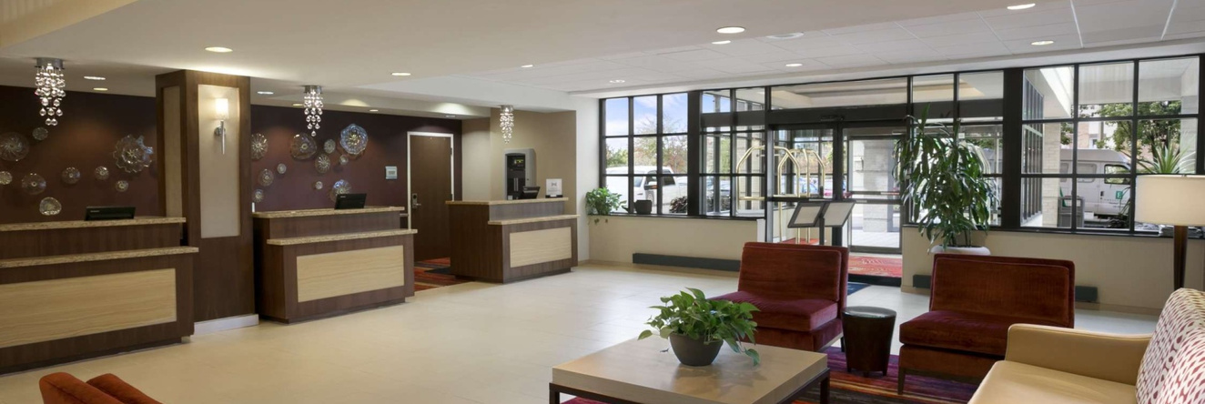 Embassy Suites by Hilton Cleveland Beachwood, Beachwood — photo 1