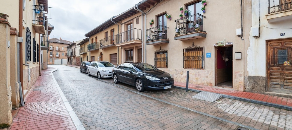 Stunning Mansion in Riaza With Balcony, 里亚萨 — 照片 1