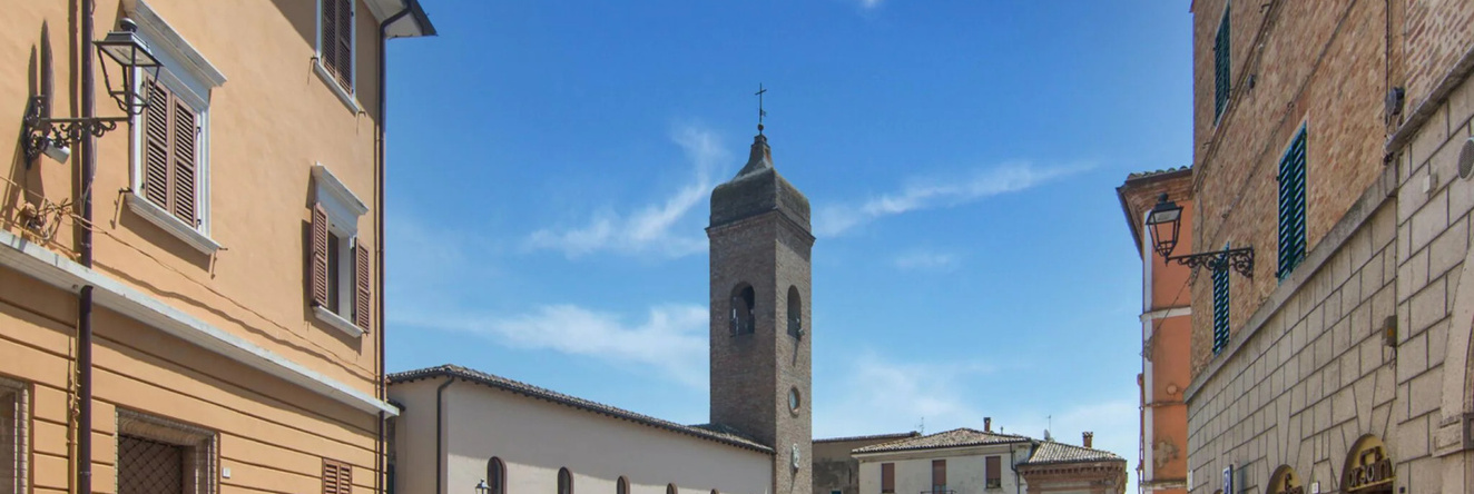 Holiday Home in Marche region with Private Swimming Pool, 奥斯特拉韦泰雷 — 照片 1