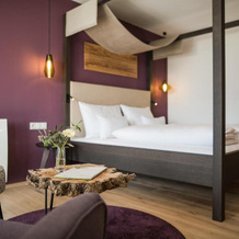 Oliven- & Genusshotel Hirzer, Scena — photo 3