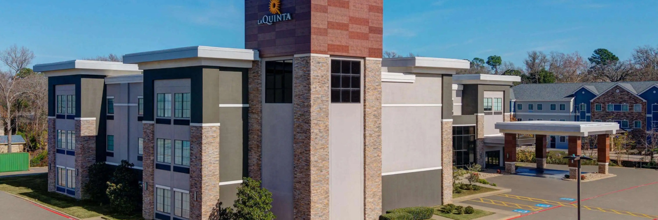 La Quinta Inn & Suites by Wyndham Tyler - University Area, Tyler — photo 1