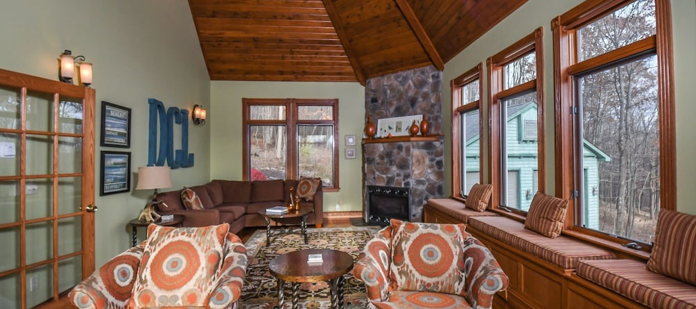 Cherries Jubilee 4 Bedroom House, Макгенри — фото 1