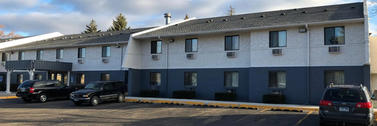 Burnsville Inn & Suites, 伯恩斯维尔 — 照片 1