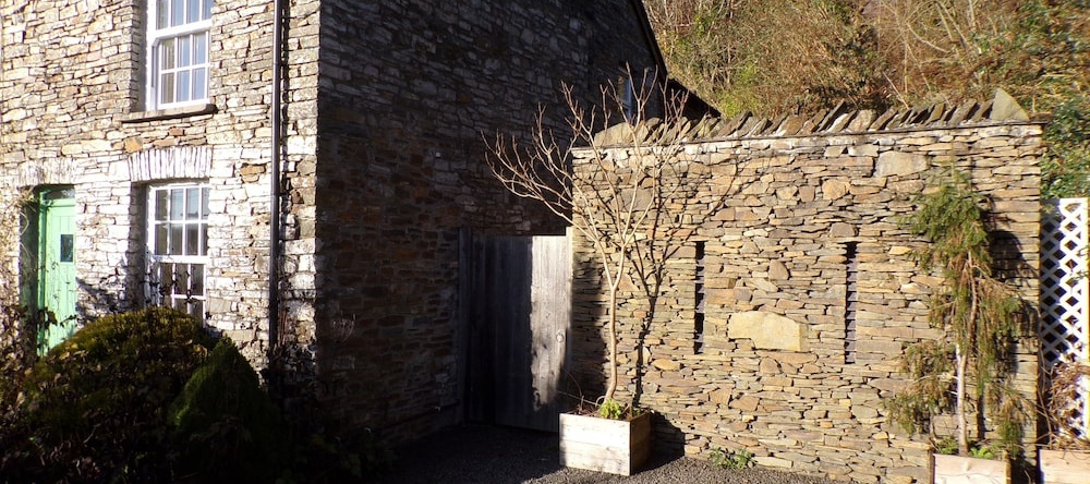 Graig Cottage, Pontardawe — photo 1