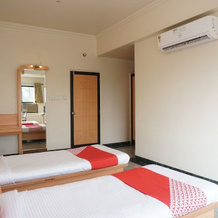 OYO 24487 Hotel Raj Regency, 艾哈迈德讷格尔 — 照片 4