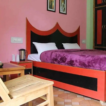 Dev Conifers Cafe and Cottages, Banjar — photo 3
