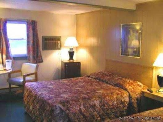 Watertown Budget Inn, Уотертаун — фото 1