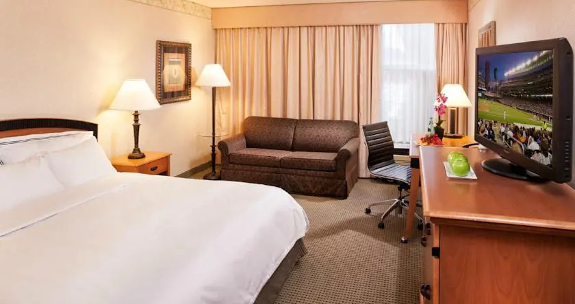 Radisson Hotel Minneapolis St. Paul North, Roseville — photo 1