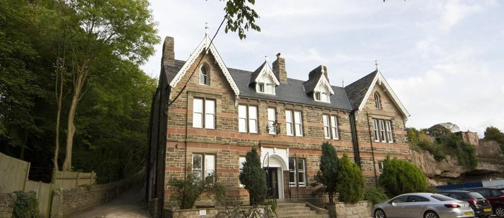 Alton Castle Centre, 奥尔顿 — 照片 1