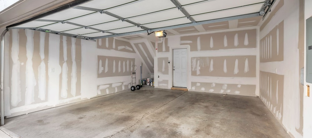 Come Home To Waterfront Living At Rockettes Landing 3 Bedroom Condo by Redawning, 恩里科县 — 照片 1