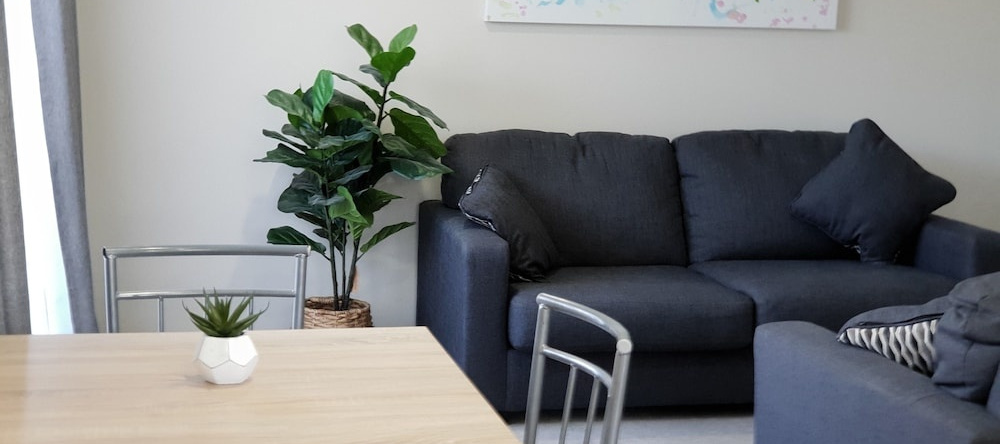 Rose Apartments Unit 2 Central Rotorua- Accommodation & Spa, Rotorua — photo 1