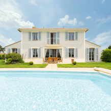Spacious villa with private swimming pool near a golf course, 维河畔艾吉永 — 照片 4